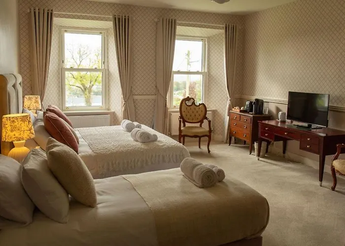 Feriehus Hill House, Georgian Period House, Sleeps 17