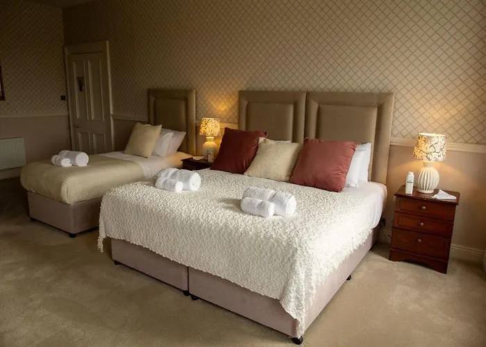 Hill House, Georgian Period House, Sleeps 17 *