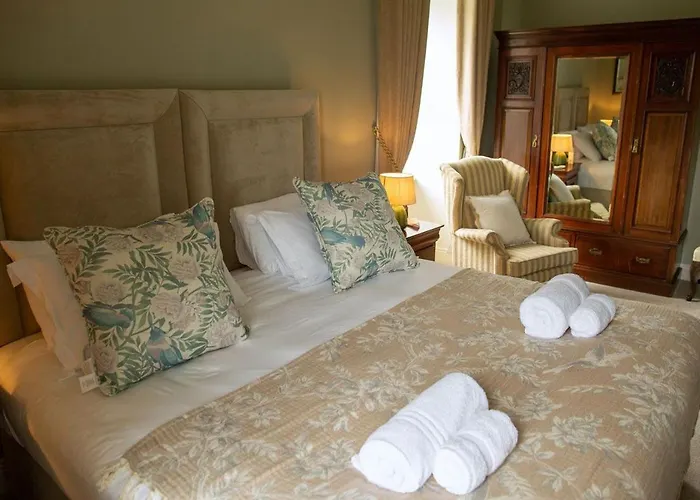 Hill House, Georgian Period House, Sleeps 17 別荘 キャッシェル